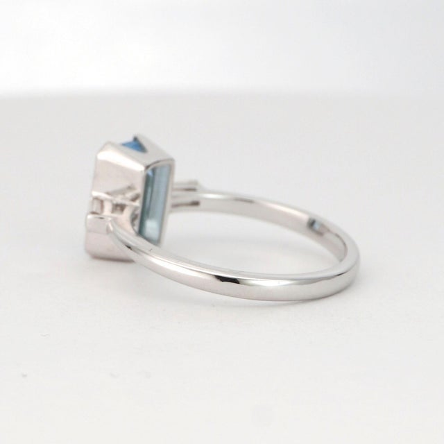 White 14k White Gold Ring With Octagon Aquamarine and Diamonds For Sale - Image 8 of 18