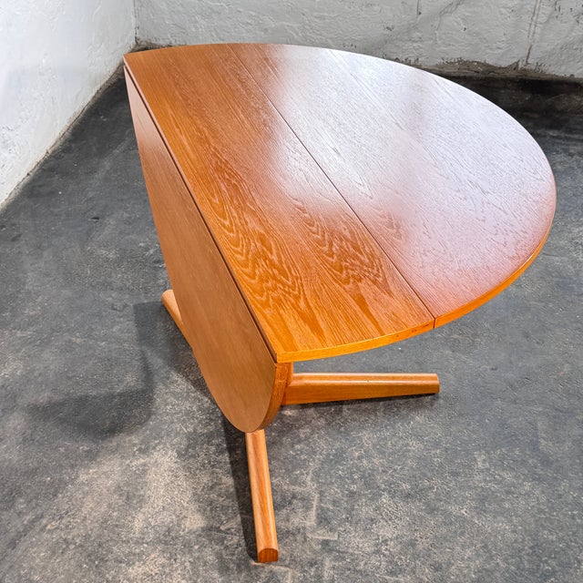 Drop Leaf Round Dining Table, 1960s For Sale - Image 12 of 14