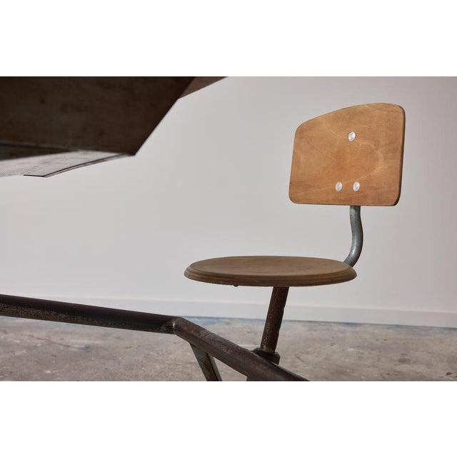 Jean Prouvé No. 800 Single-Seat School Desk by Jean Prouvé, 1952 For Sale - Image 4 of 12