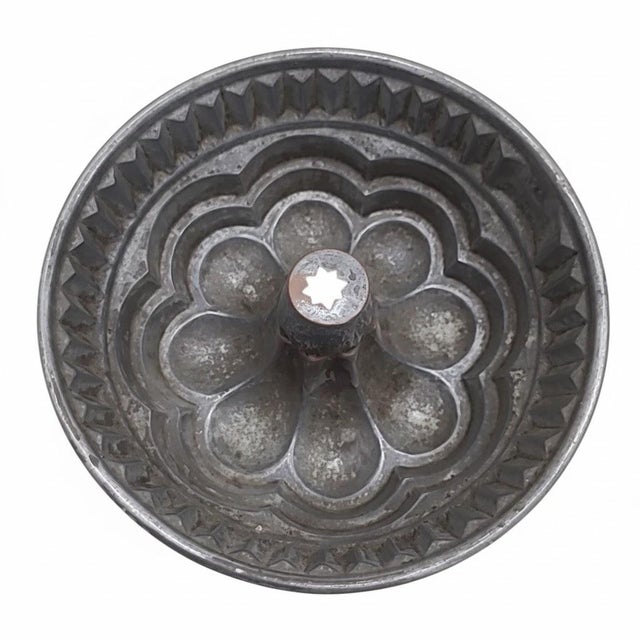 Copper Antique German Copper Mold – g.m.t. & Bro. / Germany – Heavy Gauge Rolled Lip – 10” For Sale - Image 8 of 11