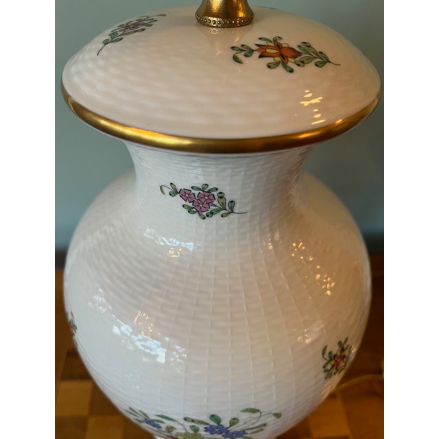 Wonderful new, unused Herend of Hungary porcelain lamp in the Windsor Garden pattern. Typical basketweave pattern in the...
