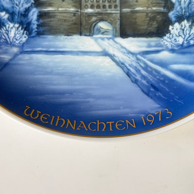1970s Hand-Painted Lübecker Holstentor Christmas Wall Plate by Georg Küspert for Rosenthal, 1973 For Sale - Image 5 of 6
