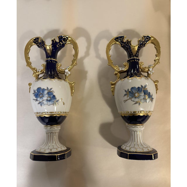 Traditional Royal Dux Pair of Porcelain Vases With Double Handles For Sale - Image 3 of 6
