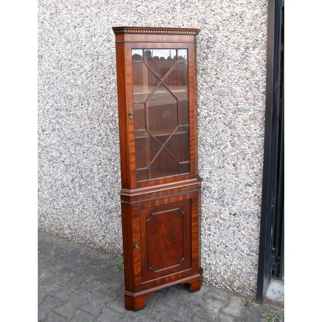 Vintage English Corner Cupboard, 20th Century For Sale - Image 17 of 17