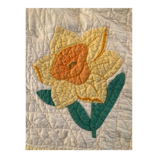 American Daffodil Quilt 1920. Cotton Beautiful Americana Quilt. For Sale