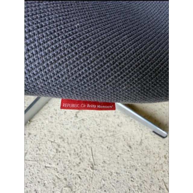 Set of Oxford Swivel Lounge Chair and Ottoman by Arne Jacobsen for Fritz Hansen For Sale - Image 10 of 17