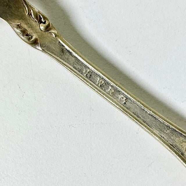 Silver Antique Hollywood Regency Baroque English Wm Rogers Silverplate Sugar Spoon For Sale - Image 8 of 8