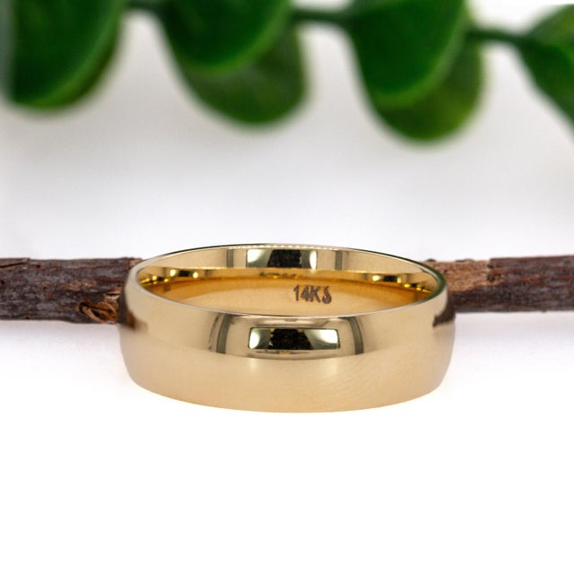 Modern 6mm Comfort Fit Heavy Weight Band: Solid 14k Yellow Gold, Size 7.5 For Sale - Image 3 of 5