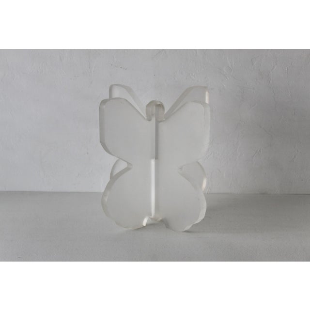 1980s Lion in Frost Style Lucite Butterfly Wing Shape Mid-Century Coffee Table Base For Sale In Miami - Image 6 of 16