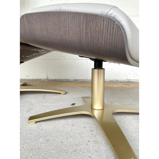 Mid-Century Modern Eames Style Italian Gray Leather Lounge Chair and Ottoman For Sale In Atlanta - Image 6 of 8