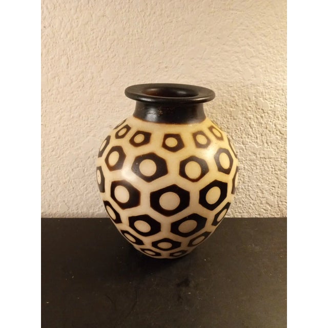 1990s 1990s Signed Segundo Carmen Chulucanas Folk Art Pottery Geometric Vase Made in Peru For Sale - Image 5 of 5