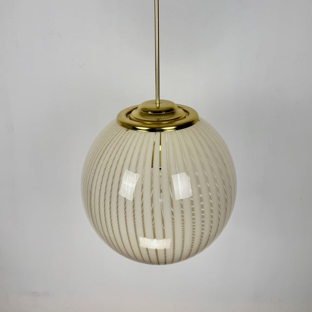 1980s Murano Tessuto Globe Pendant Lamp by Venini, 1980s For Sale - Image 5 of 8