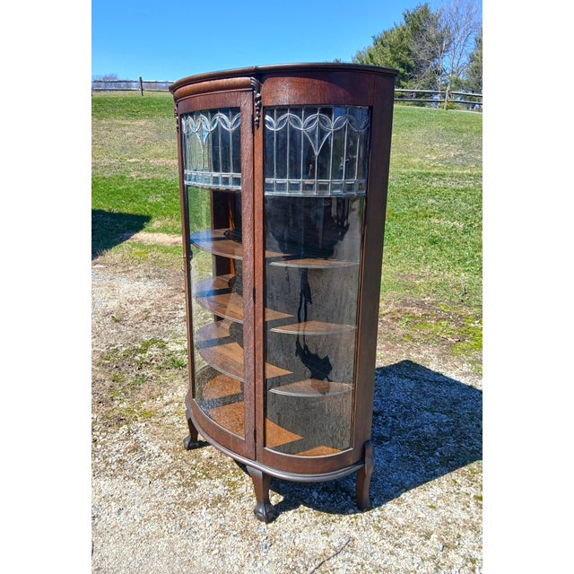 Victorian Antique Quartersawn Oak Leaded Curved Glass China Cabinet With Claw Feet 1920s For Sale - Image 3 of 18