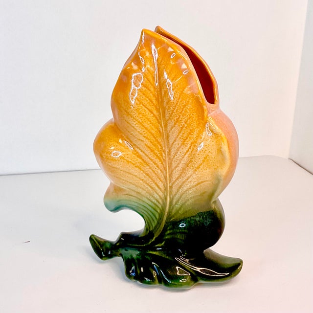 Ceramic 1940s Art Deco Americana Hull Pottery Trompe L’Oeil Botanical Saffron Vase. For Sale - Image 7 of 9