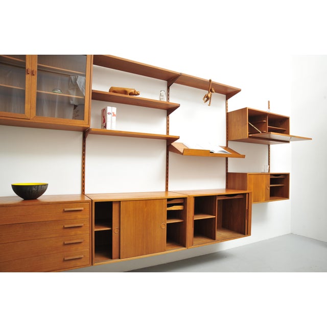 Brown Danish Shelving System in Teak by Kai Kristiansen for Feldballes Møbelfabrik For Sale - Image 8 of 13