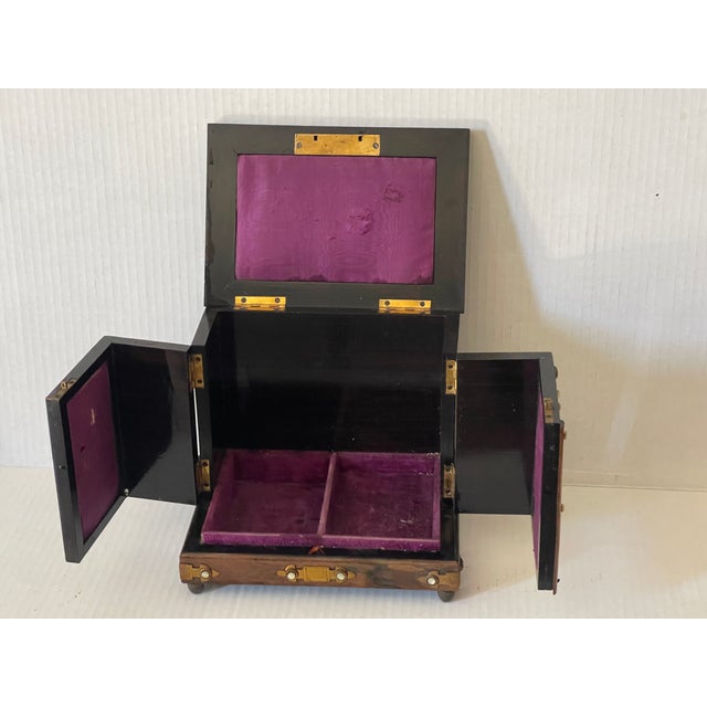 Unique antique Chinese Qing dynasty treasure jewelry box or for sculpture storage box. Decorated with Chinoiserie painted...