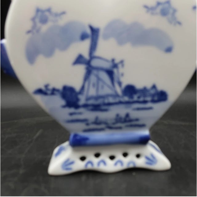 Delft Vintage MCM Delftware Delft Blue Tulip 5-Finger Fan Bud Vase For Sale - Image 4 of 6