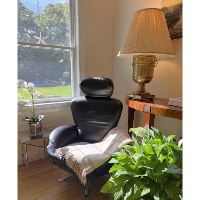 Toshiyuki Kita Cassina Black Leather Swivel Recline, Made in Italy For Sale - Image 4 of 17