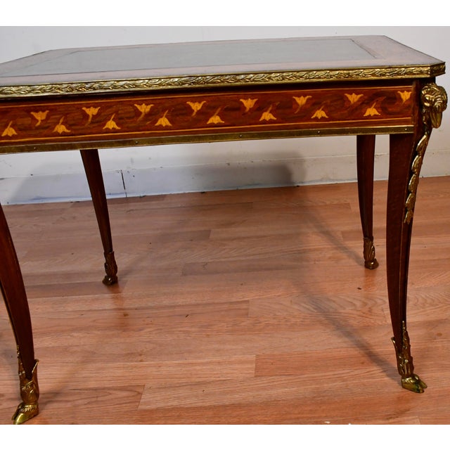 c.1910 French Louis XV Walnut Coffee Table With Satinwood Inlay & Green Marble Top Bronze Mounts For Sale - Image 4 of 16