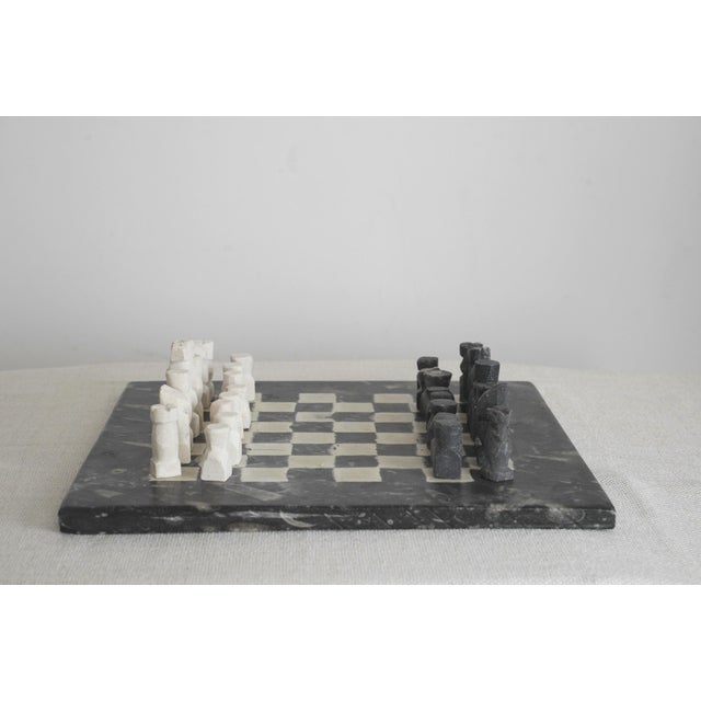 Mid-Century Brutalist Marble Chess Board Set with Black and White Orthoceras Fossil Slab and Stone Pieces, 1950s, Set of 33 For Sale - Image 4 of 16