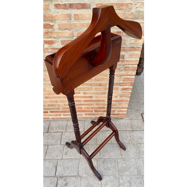 Spanish Baroque Revival Walnut Gentleman’s Valet Stand with Drawers, 1920s For Sale - Image 18 of 18