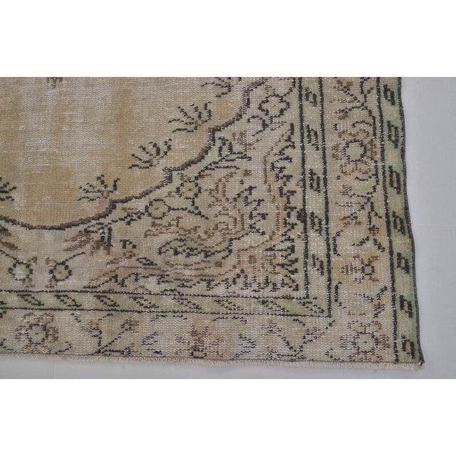 Vintage Handwoven Oushak With Floral Medallion For Sale - Image 4 of 10