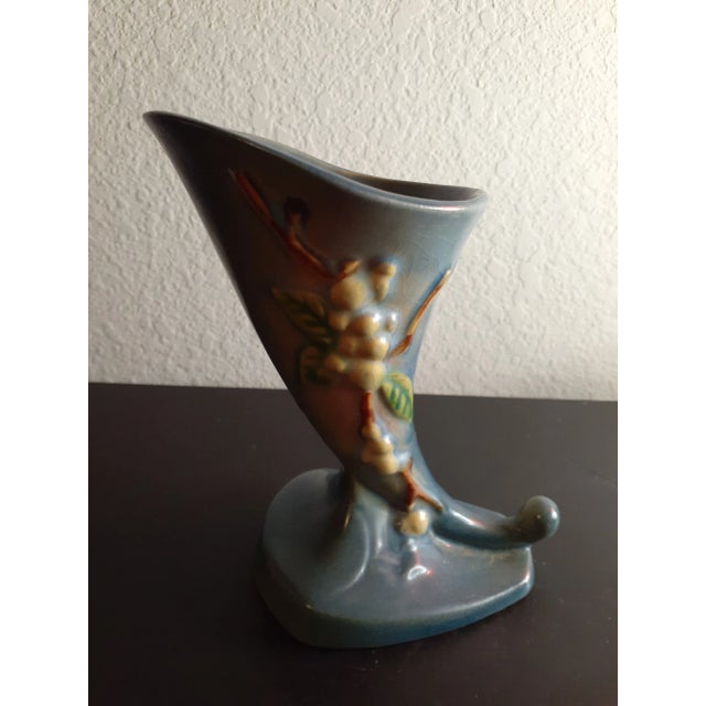 Ceramic Vintage Roseville Pottery Cornucopia Bud Vase. For Sale - Image 7 of 8
