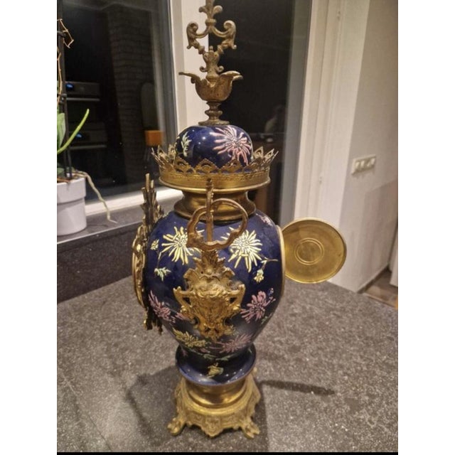 Mantel Clock in Bronze and Ceramic For Sale - Image 3 of 12