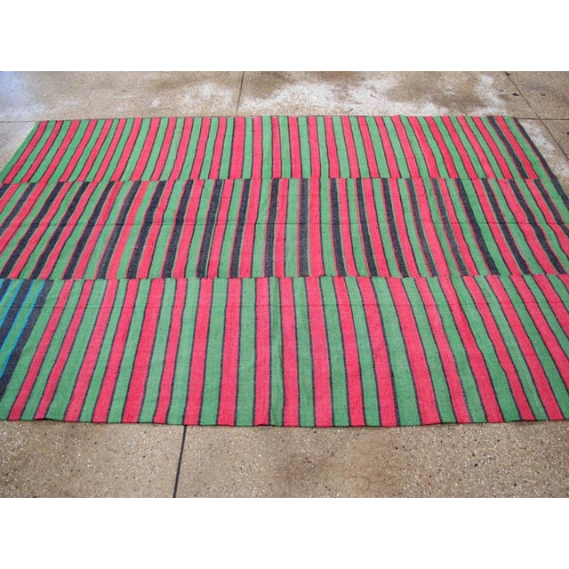 Galerie Shabab Collection Mid-20th Century Turkish Flatweave Kilim Accent Rug For Sale - Image 4 of 6