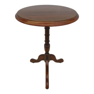 Pennsylvania House Round Queen Anne Pedestal Stand or Side Table For Sale