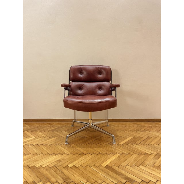 ES 108 Lobby Chair in Brown Leather by Charles and Ray Eames for Vitra, 1960s For Sale - Image 12 of 12