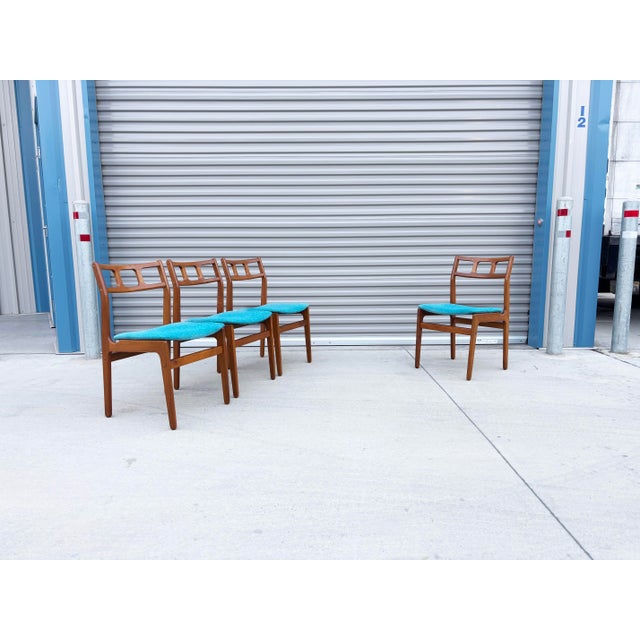 1970s Danish Modern Teak Dining Chairs- Set of 8 For Sale In Los Angeles - Image 6 of 12