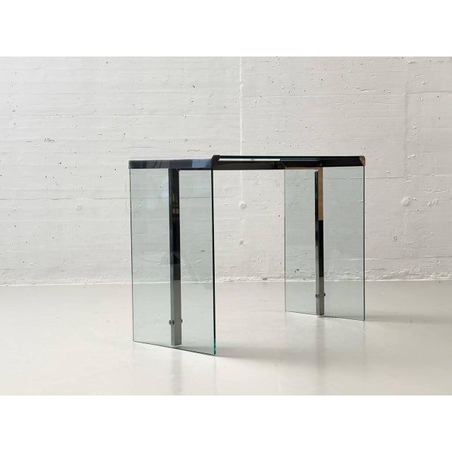 An elegant and iconic glass desk from gallotti & radice, one of italy's leading manufacturers of high-quality glass design...