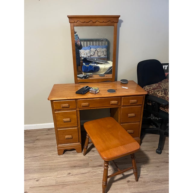 Mid-Century Modern Mid 20th Century Maple Vanity - Set of 3 For Sale - Image 3 of 9