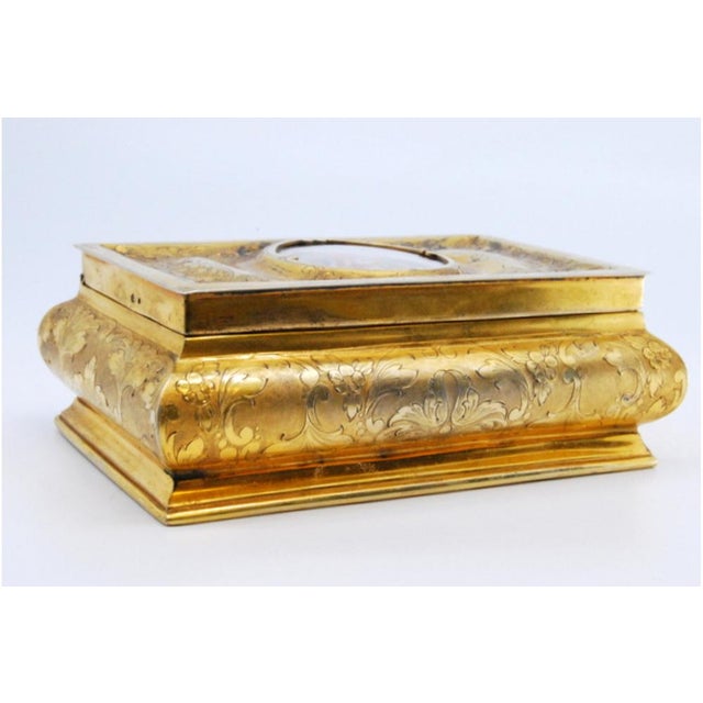 Jewelry Box in Gilded Silver with Engraved Plant Motifs For Sale - Image 9 of 9