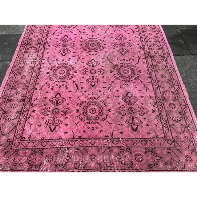 1960s 1960s Vintage Turkish Pink Rug - 4′9″ × 8′ For Sale - Image 5 of 10