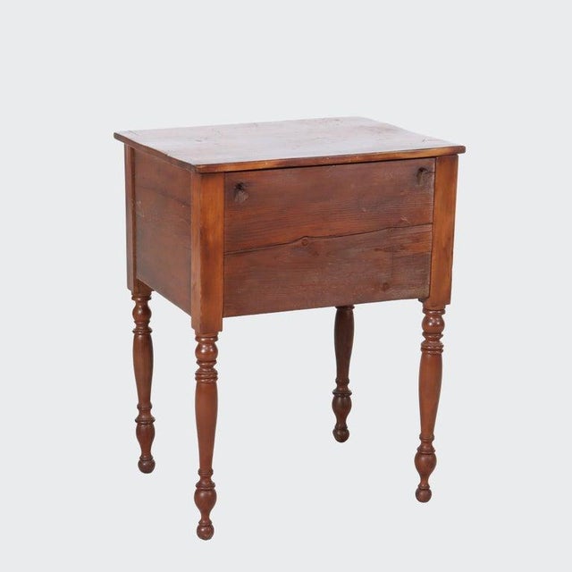 Early 19th Century Sheraton Tiger Maple & Cherry 2-Drawer Sewing Table With Sandwich Glass Knobs For Sale - Image 9 of 12