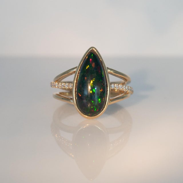 3.2cts Black Opal Ring With Natural Diamonds Accents: Solid 14k Gold, Size 6.75 For Sale - Image 4 of 9