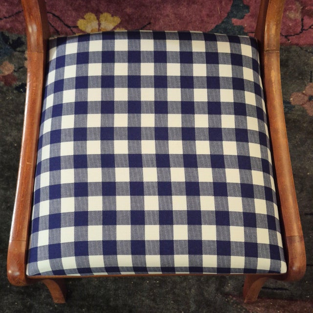 Victorian Early 20th Century Duncan Phyfe Style Rose Carved Mahogany Side Chair Blue Gingham For Sale - Image 3 of 9