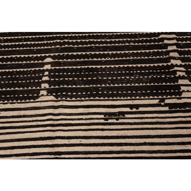 Nazmiyal Collection Wool Modern Cream and Charcoal Rug For Sale - Image 9 of 9