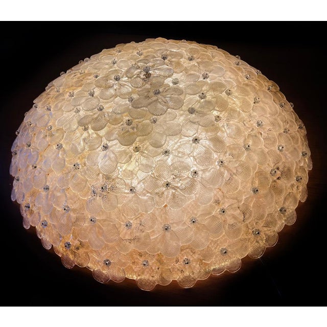 Barovier & Toso Venetian glass flowers basket ceiling. The ceiling lamp is made of dozens of small roses in precious...