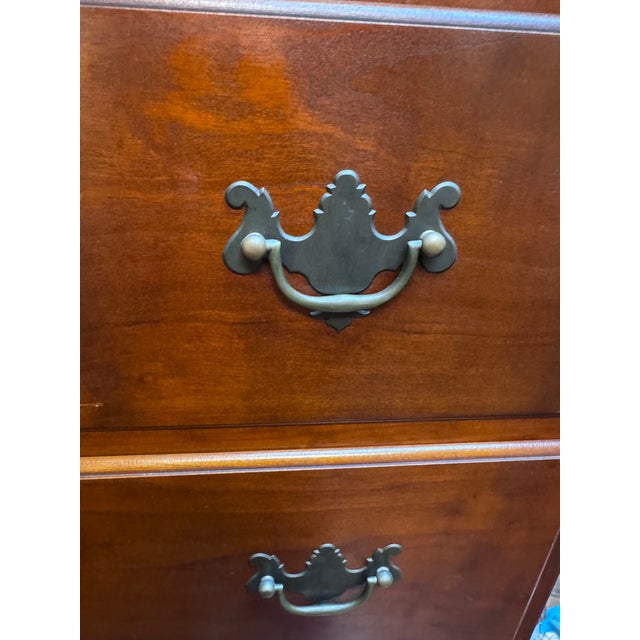 1990s Authentic Eldred Wheeler Queen Anne Cherry Chest on Frame | Handcrafted Massachusetts For Sale - Image 5 of 8