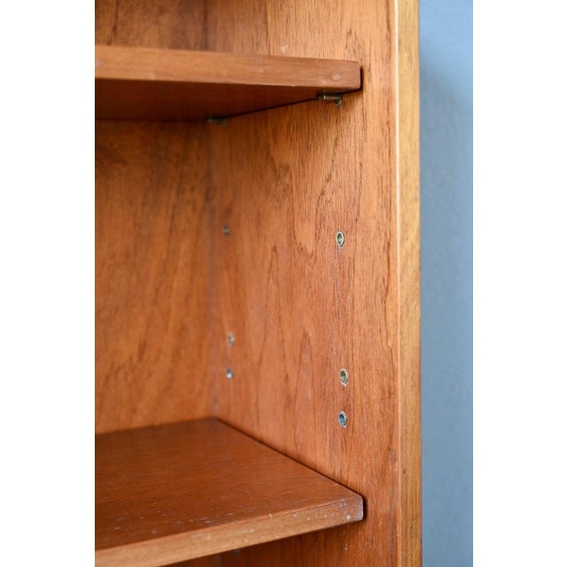 Modernist Display Bookcase in Teak and Brass, 1960s For Sale - Image 17 of 18