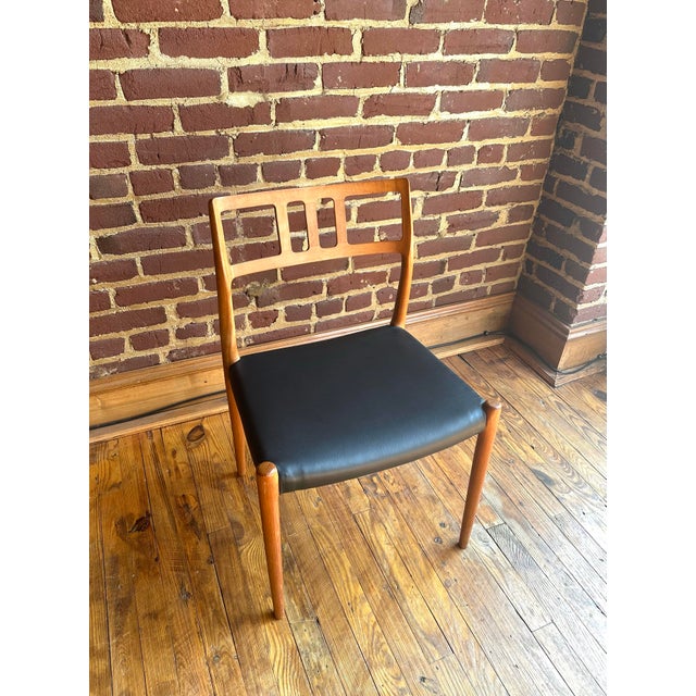 J.L. Møllers Møbelfabrik Niels Moller Model 79 Mid Century Danish Modern Teak Dining Chair For Sale - Image 4 of 10