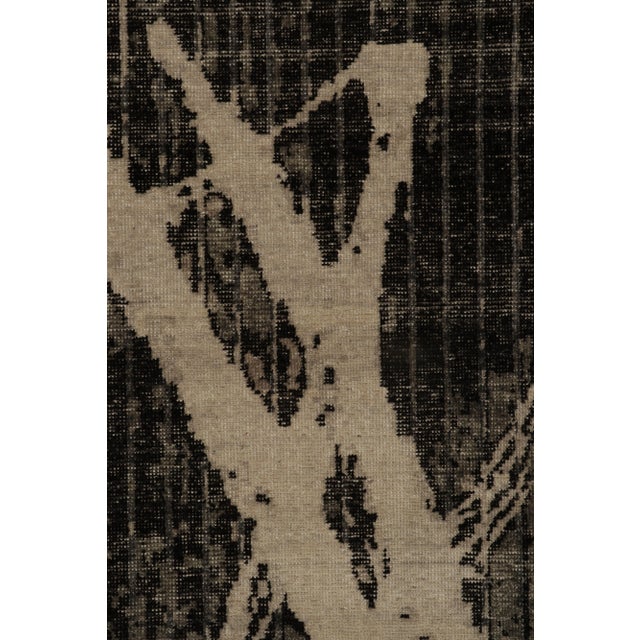 2010s Rug & Kilim’s Distressed Style Abstract Rug in Black and Gray Patterns For Sale - Image 5 of 7
