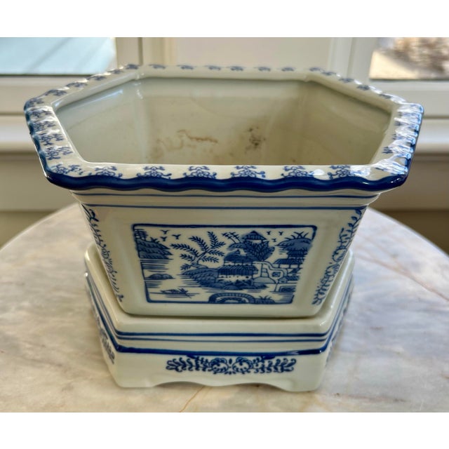 Chinoiserie Vintage Chinoiserie Planter W/Tray For Sale - Image 3 of 9