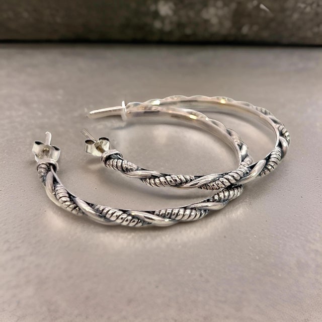 1990s Pair of John Hardy Estate "Jai" Hoop Earrings 1.75" Silver For Sale In New York - Image 6 of 10
