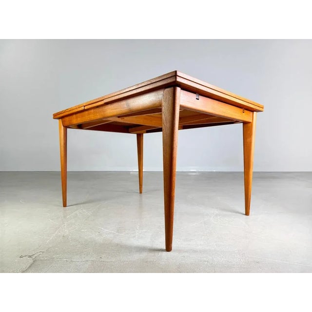 Mid-Century Extendable Teak Dining Table by Niels O. Moller for J. L. Møllers Møbelfabrik For Sale - Image 4 of 14