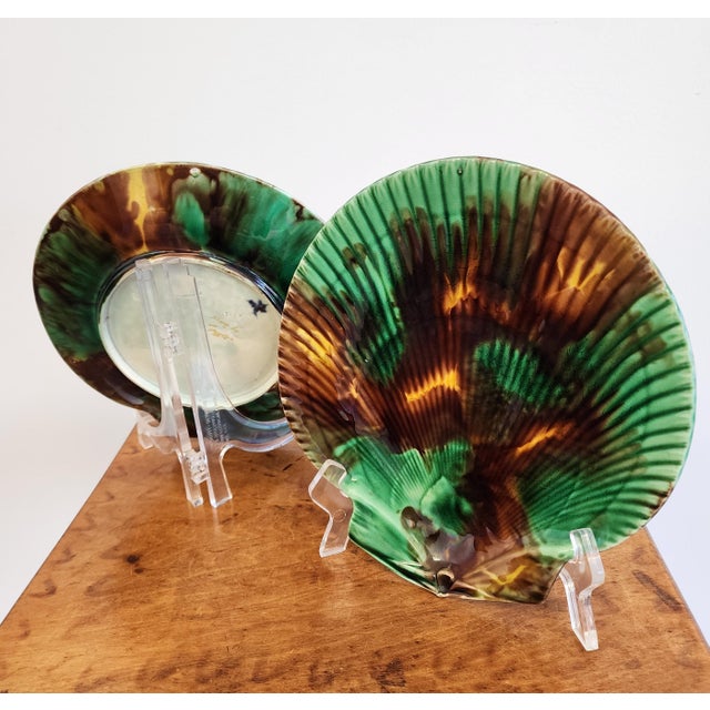 19th Century Wedgwood Majolica Green & Brown Tortoiseshell Glazed Shell Plates - Set of 2 For Sale - Image 10 of 12