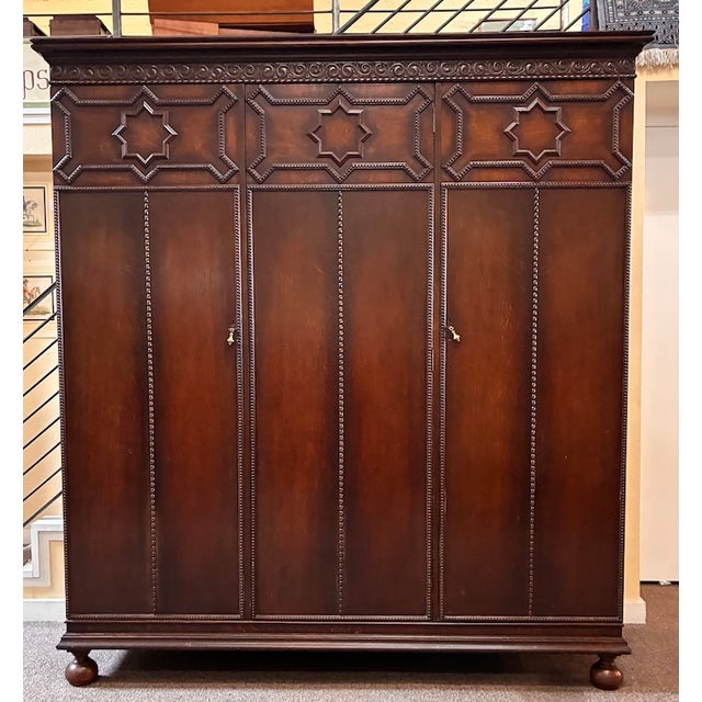 Antique English Oak Jacobean Style Triple Door Compactum Armoire, Uk Import c.1890 For Sale In San Francisco - Image 6 of 15